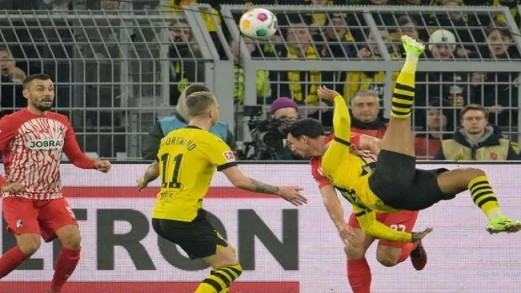 Bundesliqa: “Borussiya” rəqibinə aman vermədi