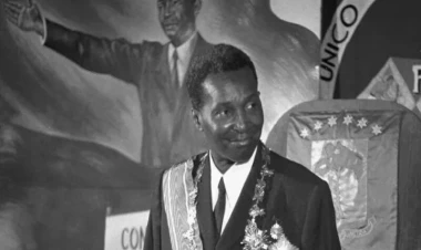 Afrikanın ən amansız diktatoru: Məktəbləri bağladı, ali təhsilliləri güllələtdirdi - FOTO