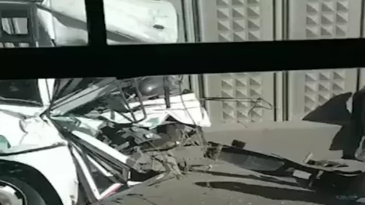 Bakıda avtobus ağır qəzaya düşdü - VİDEO