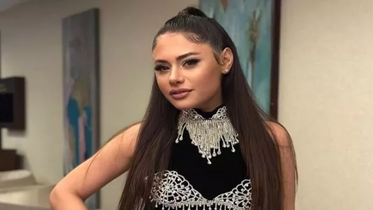 Samirə Əfəndi səhnə geyimi ilə diqqət çəkdi - VİDEO