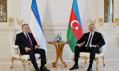 Şavkat Mirziyoyev Prezident İlham Əliyevi təbrik etdi
