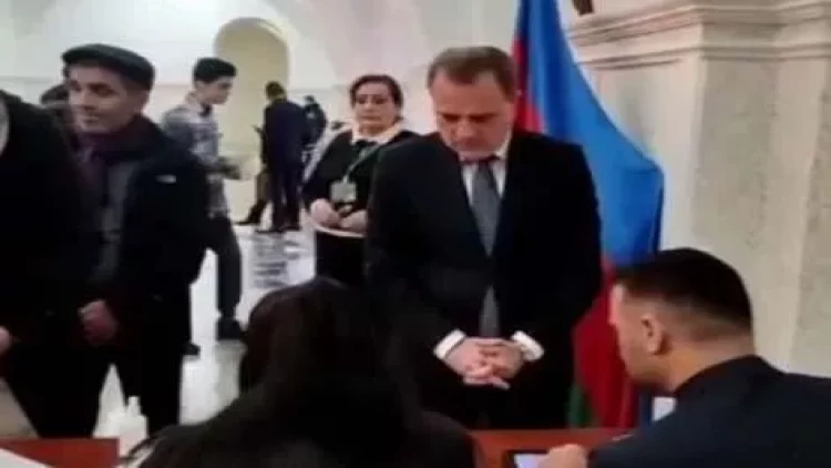 Ceyhun Bayramov səsvermə hüququndan istifadə etdi - VİDEO