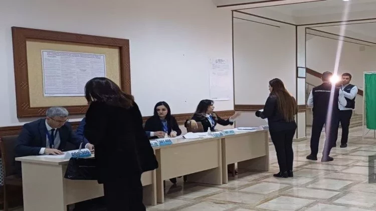 Naxçıvan seçiciləri səsvermədə iştirak edir