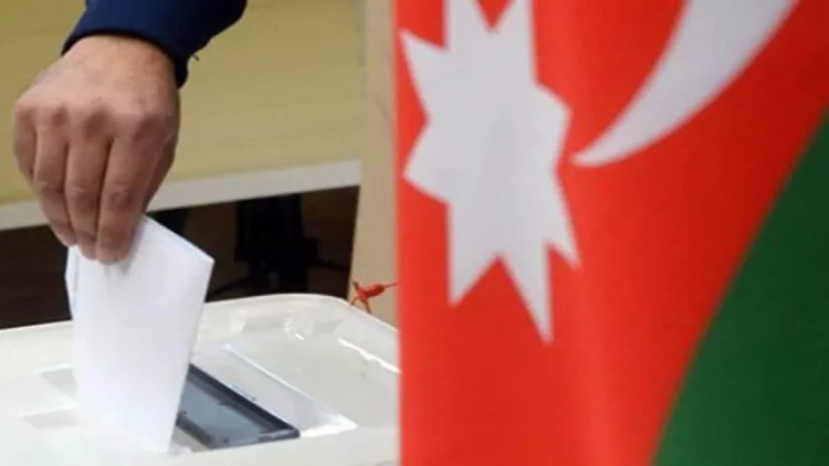 Azərbaycanda növbədənkənar prezident seçkiləri üzrə səsvermə başladı