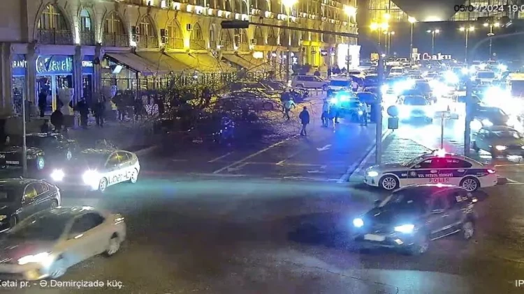 Bakıda ağac yola aşdı, avtomobillərin hərəkəti dayandırıldı - FOTO