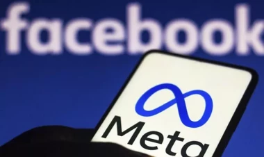 20 yaşlı “Facebook”