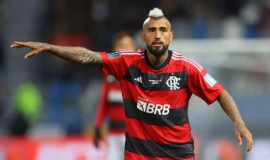 Vidalın qeyri-adi təqdimatı: At belində “qılınc çaldı