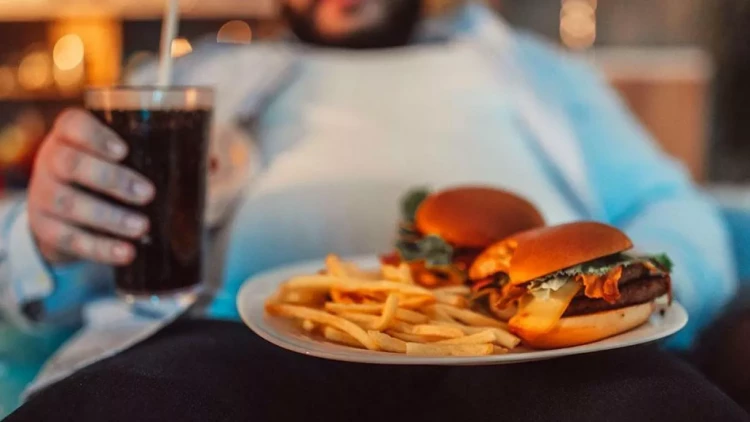 Sosial şəbəkələrdə yeməklə bağlı paylaşımlara baxmaq ziyandır