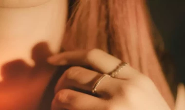 Azərbaycanda evini əxlaqsızlıq yuvasına çevirən şəxsə ağır cəza verildi