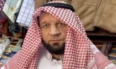 İslamı qəbul etdiyi deyilən idmançı ərəb şeyxindən görün nə istədi