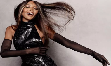 53 yaşlı Naomi Kempbell görünüşü ilə heyran etdi - FOTOlar