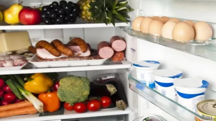 Soyuducuda qida saxlayanda bu səhvlərə yol verməyin