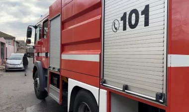 Bakıda ikimərtəbəli mağaza yandı