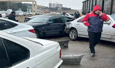 Bakıda zəncirvari qəza - 8 maşın bu hala düşdü - FOTOlar