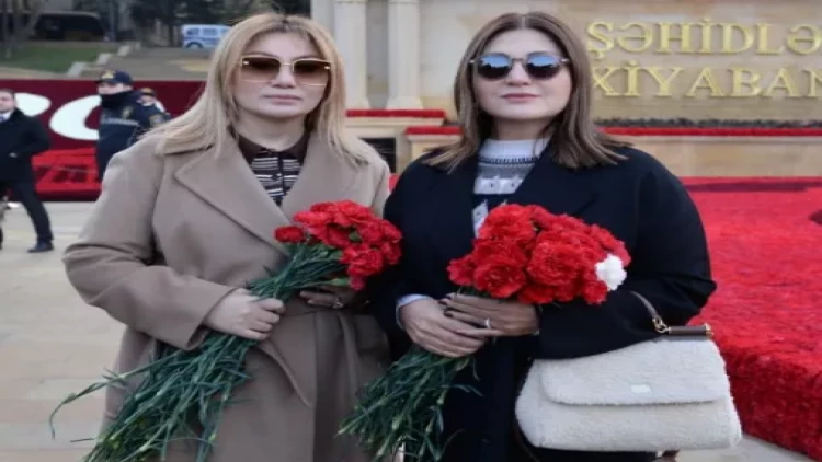 Sibel Can Ruhi Əliyeva ilə birlikdə Şəhidlər xiyabanında - FOTOlar