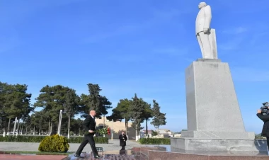 Prezident İlham Əliyev Neftçalada Ümummilli Lider Heydər Əliyevin abidəsini ziyarət edib - VİDEO - FOTO