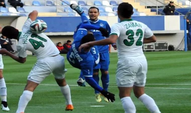 Azərbaycan çempionatında futbolçular bir-birini yumruqladı