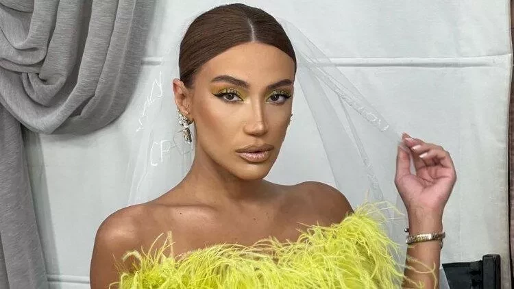 “Ona ayıb olsun! Xalq artisti adına...” – Röyanın mahnısına etiraz