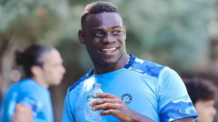Mario Balotelli Azərbaycandan təklif alıb