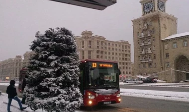 Bakıya qar yağır - VİDEO