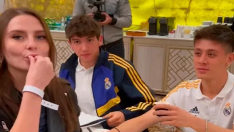 Rusiyalı modellə Arda Gülərin videosu gündəm oldu - VİDEO