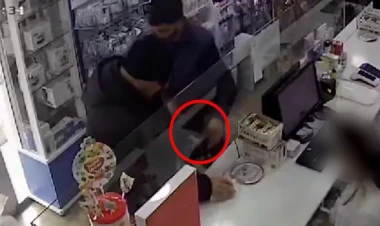 Dərman almaq üçün aptekə getdi, PULU OĞURLANDI - ANBAAN VİDEO