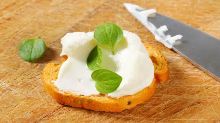 Əridilmiş pendir zərərlidir? – Həkimdən CAVAB