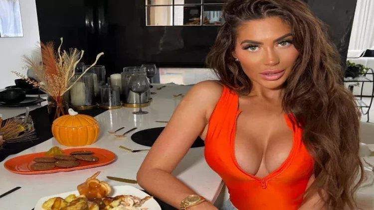 Şou ulduzundan hovuz kənarında bikinili - FOTOlar