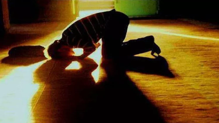 Namaz qılmaq insana neçə yaşında vacib olur?