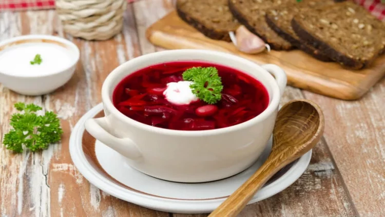 Borşun rəngini necə qırmızı etmək olar? – Sirri AÇIQLANDI