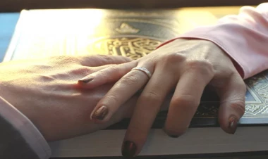 Eyni vaxtda iki kişi ilə kəbin kəsdirmək olar?