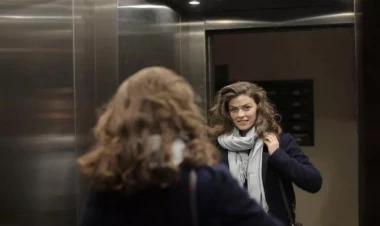 Niyə liftlərdə güzgülər asılır?