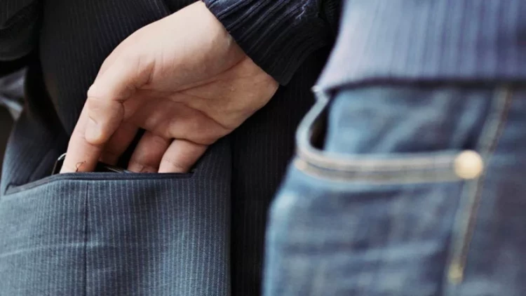 Azərbaycanlı məşhur müğənninin 15 min manat pulu oğurlandı - DETALLAR - FOTO