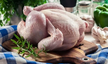 Toyuq ətinin yuyulmasının YARATDIĞI TƏHLÜKƏ