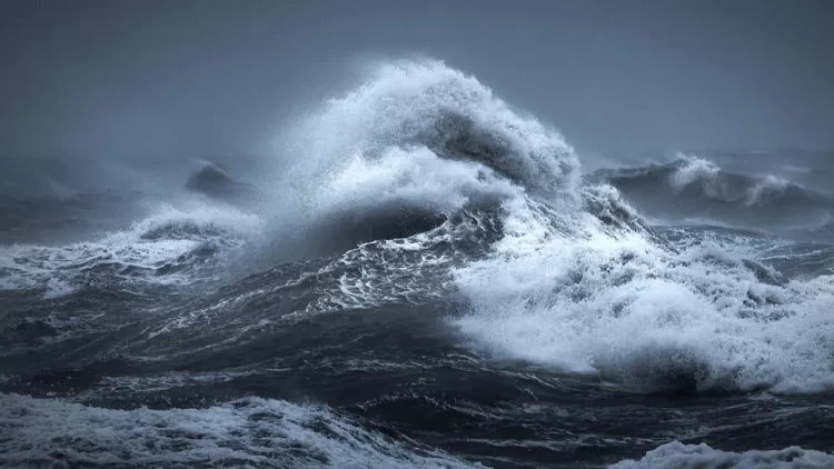 Xəzərdə dalğanın hündürlüyü 2,6 metrə çatdı - FAKTİKİ HAVA