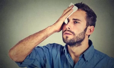 Başın dibi niyə tərləyir?