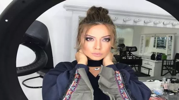 Ayandan özünə Yeni il hədiyyəsi - VİDEO