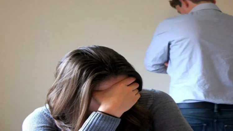 Əgər kişi qadına “səninlə evlənməyimə peşmanam”, “çıx get atanın evinə” və bu kimi sözlər söyləsə...