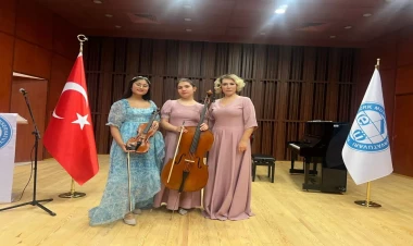 Surə Rüfətin İzmirdə solo konserti təşkil olunub - FOTO