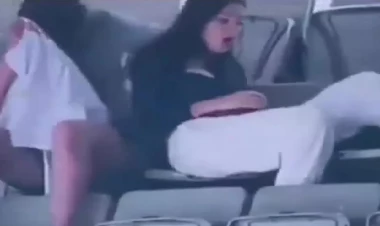 Stadionda öpüşən cütlüyü biabır etdilər - Operator VİDEOnu böyük monitora ötürdü - FOTO