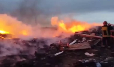 Bakı-Quba-Rusiya avtomobil yolunun kənarında yanğın başlayıb