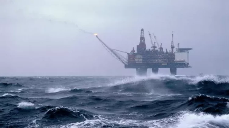 Neft Daşlarında dalğanın hündürlüyü 3 metrə çatdı