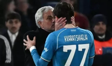 Mourinyonun davranışı oyuna damğa vurdu - VİDEO