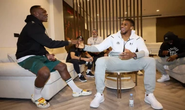 Mərc etdi: Bu iki döyüşə görə 37 min dollar qazandı