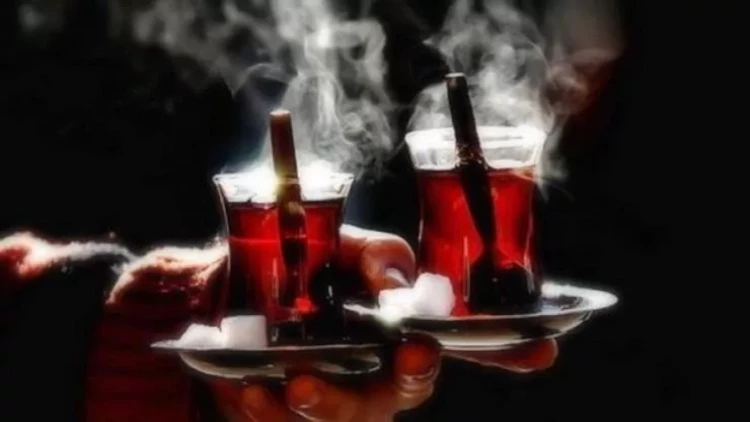 Qaynar çayın TƏHLÜKƏSİ: Orqanizmi məhv edir