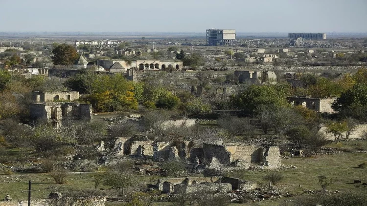 Ağdamda dağıdılmış evlərin daşlarından belə istifadə olunacaq