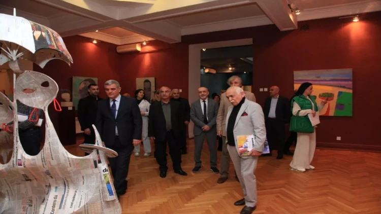 İbrahim Həsənov və Ruhulla Həsənzadənin “Metamorfik bağlar:70/30” yubiley sərgisi keçirilib - FOTO