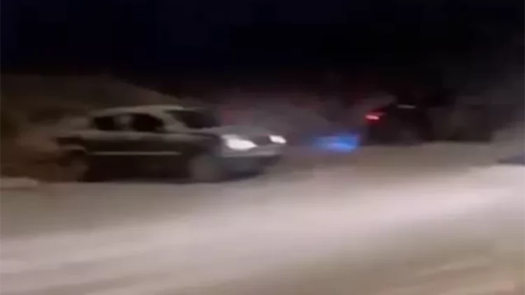 Yolları buz bağladı, təhlükəli vəziyyət yarandı - VİDEO