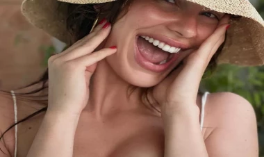 Dikaprionun keçmiş sevgilsi reklam üçün soyundu - FOTO