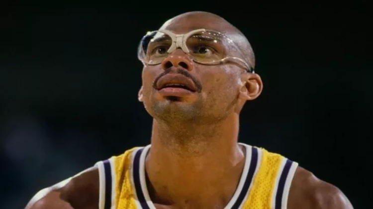 Kərim Əbdülün konsertdə qabırğası sındı